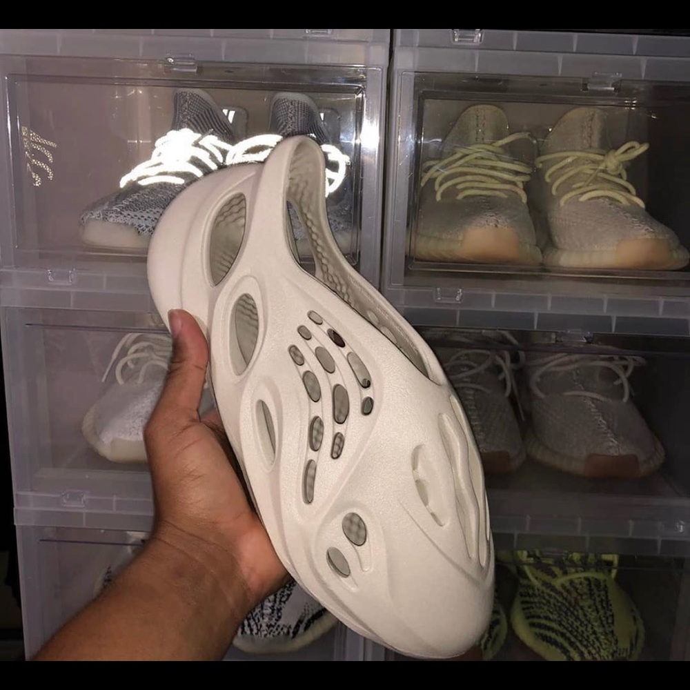 Yeezys Foam RNNR “Ararat”